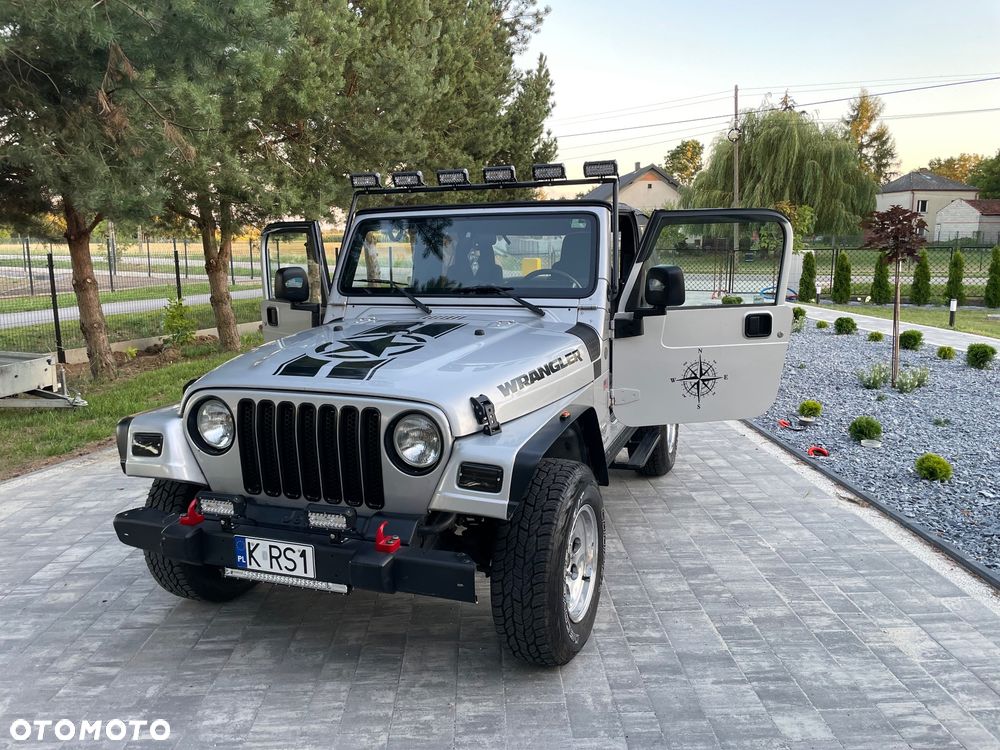 Jeep Wrangler - 8