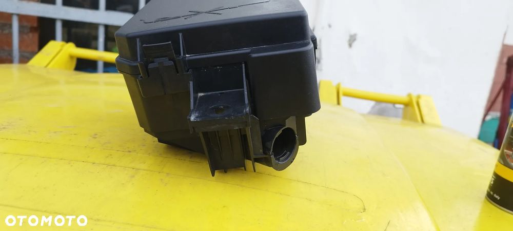Opel Corsa E skrzynka bezpieczników kpl. 39068006 - 4