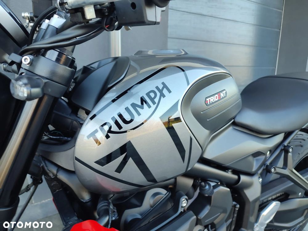 Triumph Trident - 16