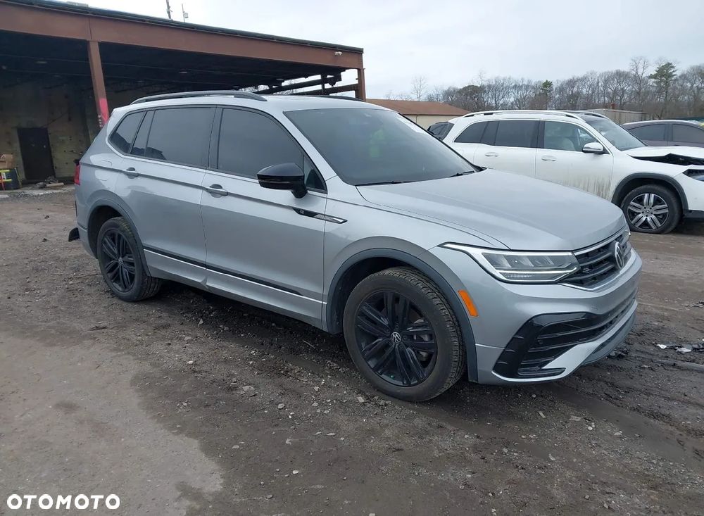Volkswagen Tiguan - 1