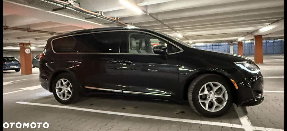 Chrysler Pacifica - 6