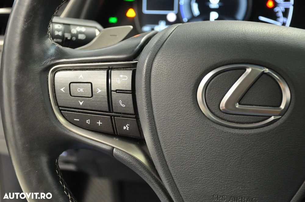 Lexus Seria ES 300h Executive - 11