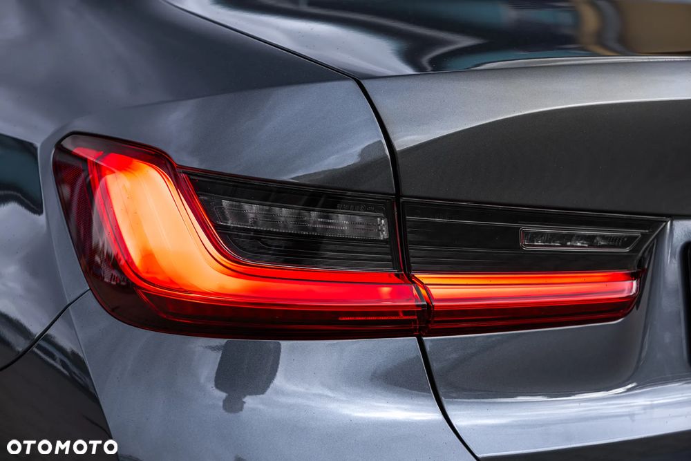 BMW Seria 3 320i - 10