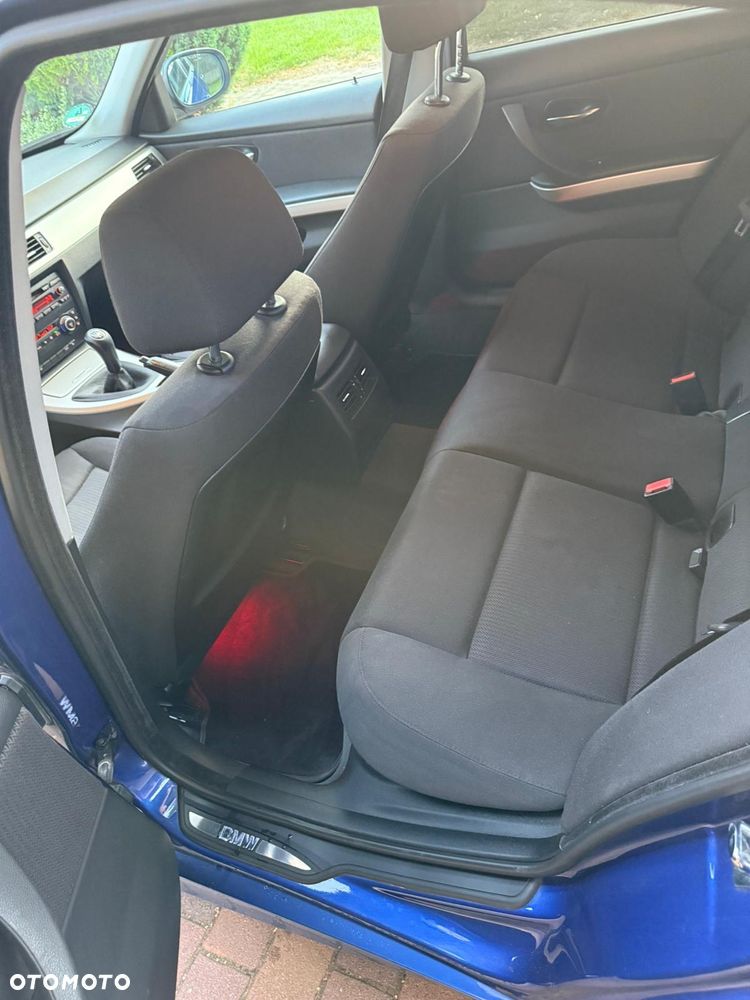 BMW Seria 3 318i - 7