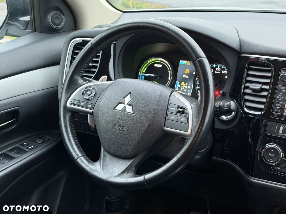 Mitsubishi Outlander 2.0 4WD - 27