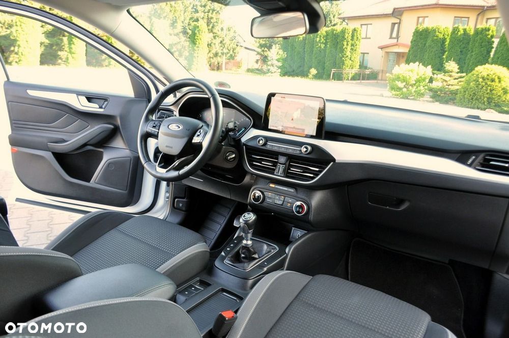 Ford Focus - 24