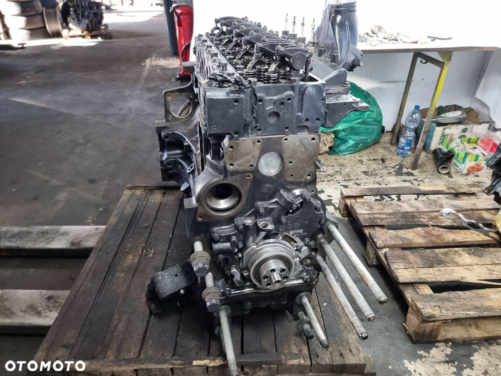 SILNIK SŁUPEK STEYR 6230 CVT T7 T8 - 8