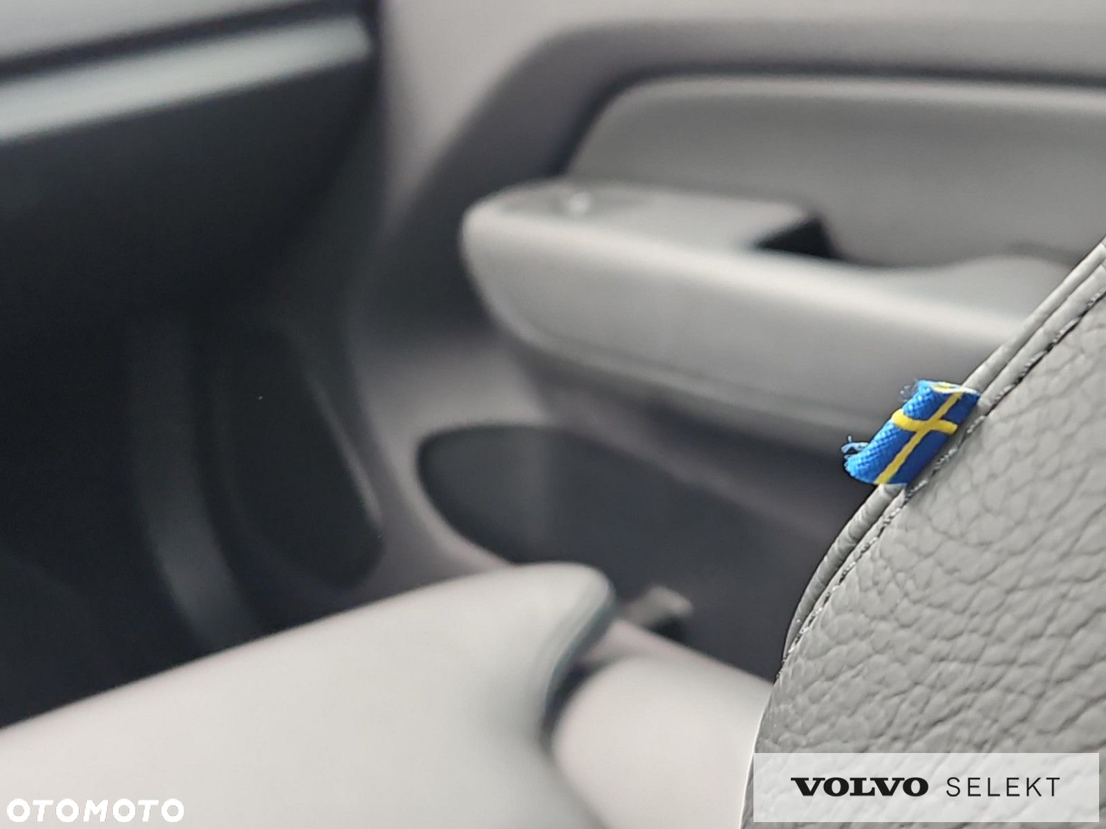 Volvo XC 60 T6 AWD Plug-in Hybrid Plus Dark - 26