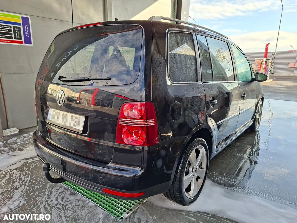 Volkswagen Touran 2.0 TDI DPF DSG Highline - 30
