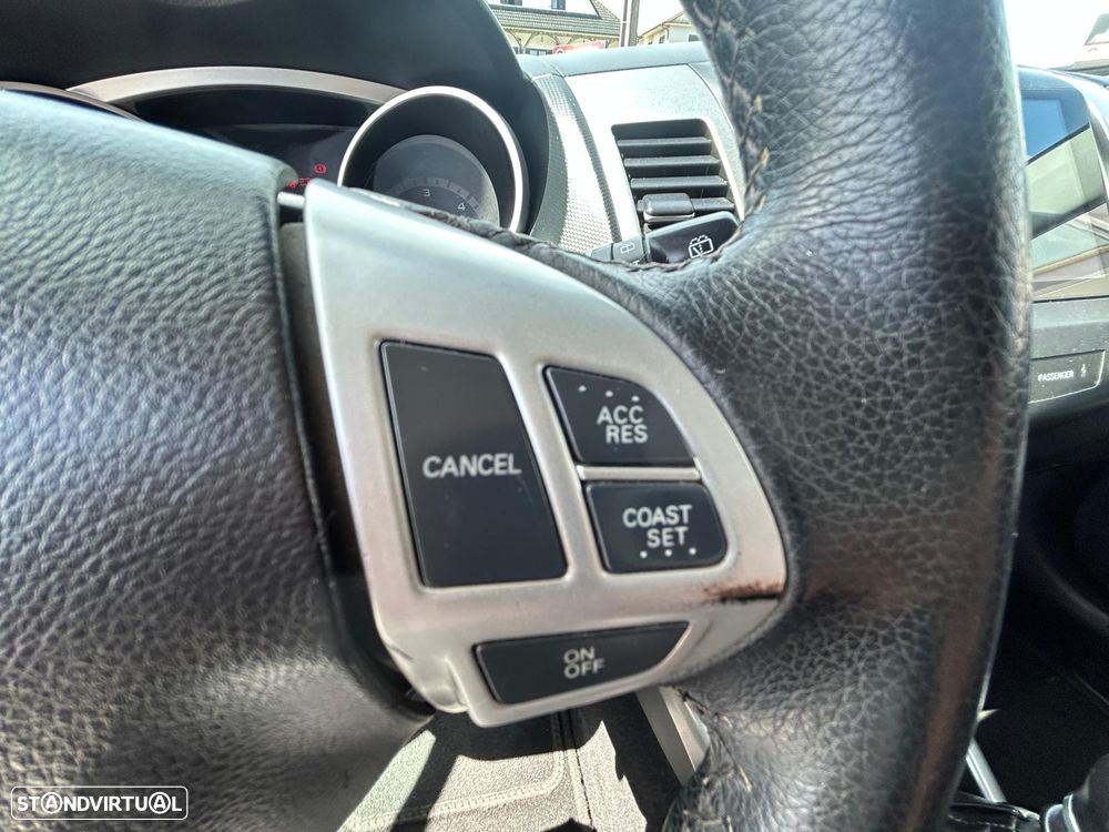 Mitsubishi Outlander 2.0 DI-D Intense+ 4WD - 21