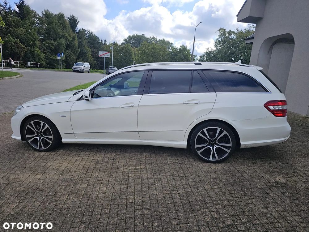 Mercedes-Benz E-Class 2012 photo 4