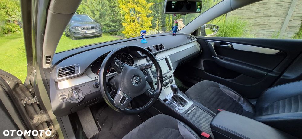 Volkswagen Passat 2.0 TDI Highline DSG - 32