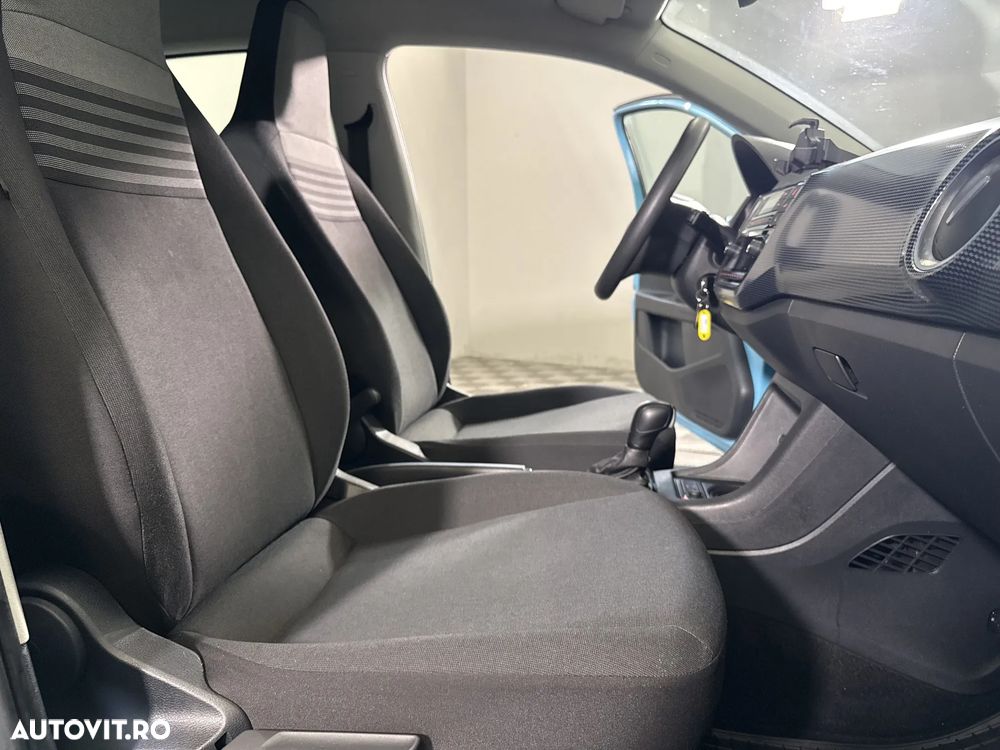 Volkswagen up! - 12