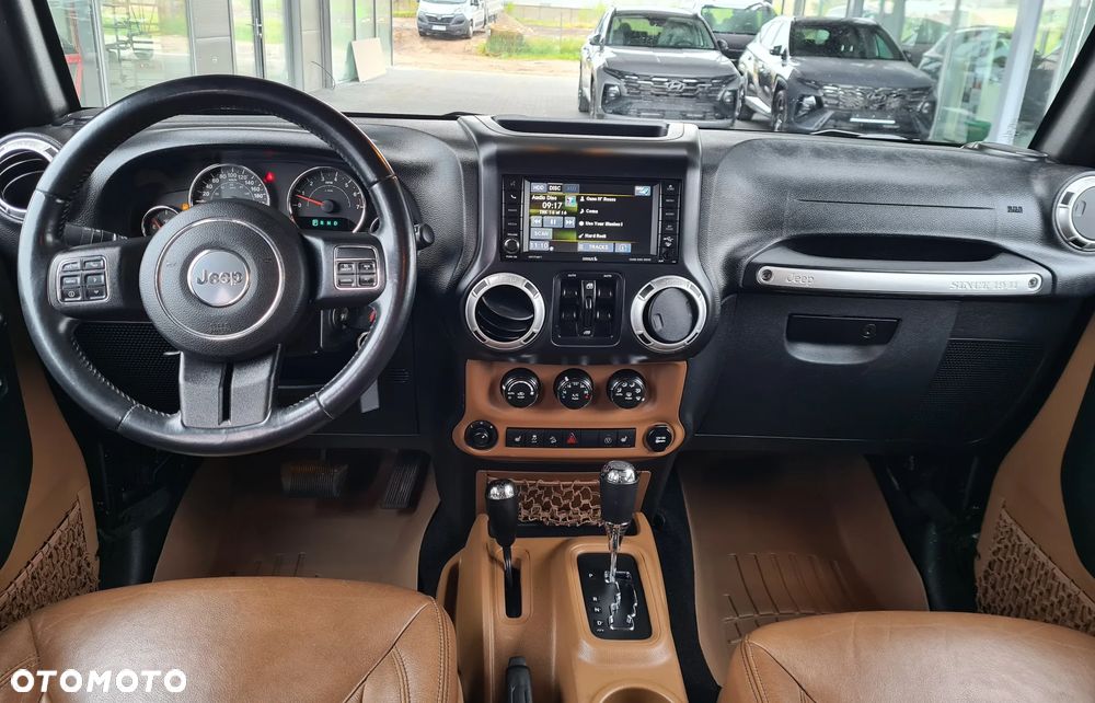 Jeep Wrangler 3.6 Unlim Sahara - 17
