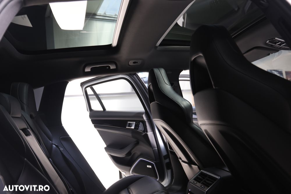 Porsche Panamera 4S Sport Turismo - 32