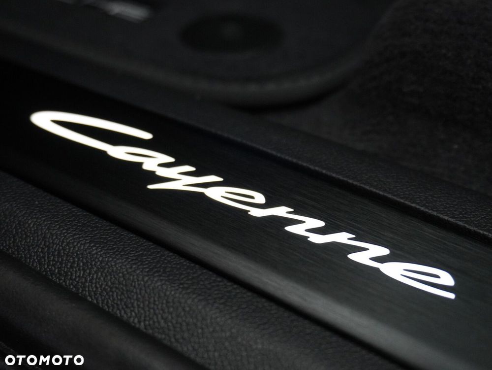 Porsche Cayenne E-Hybrid PHEV Black Edition - 22