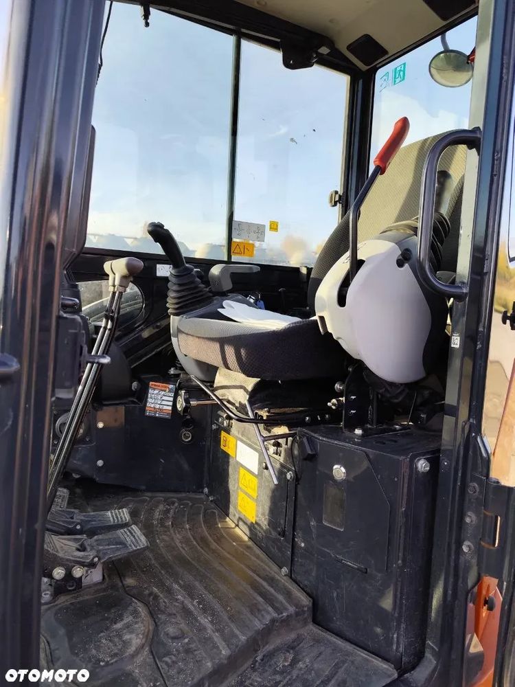 Hitachi ZAXIS 26U - 5