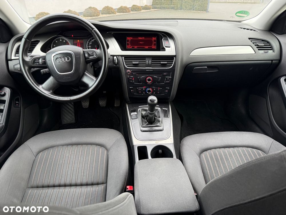 Audi A4 Limousine - 8