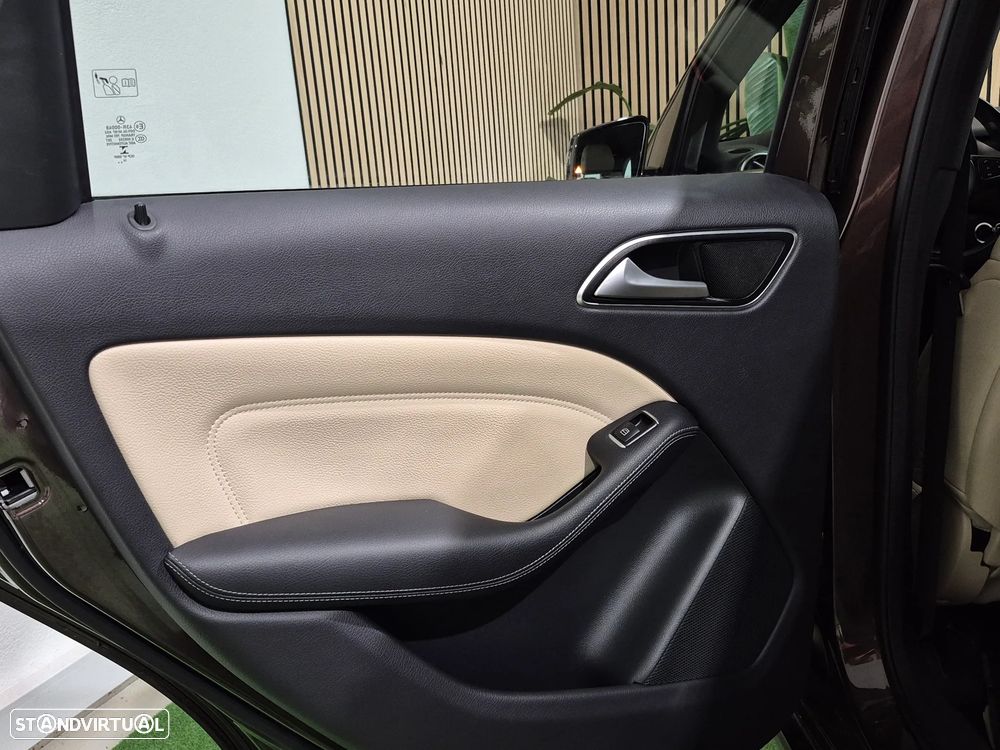 Mercedes-Benz B 180 d Style - 16