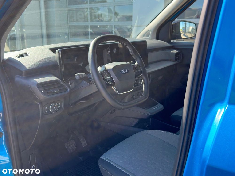 Ford transit-courier silnik elektryczny 136KM Van Limited - 14