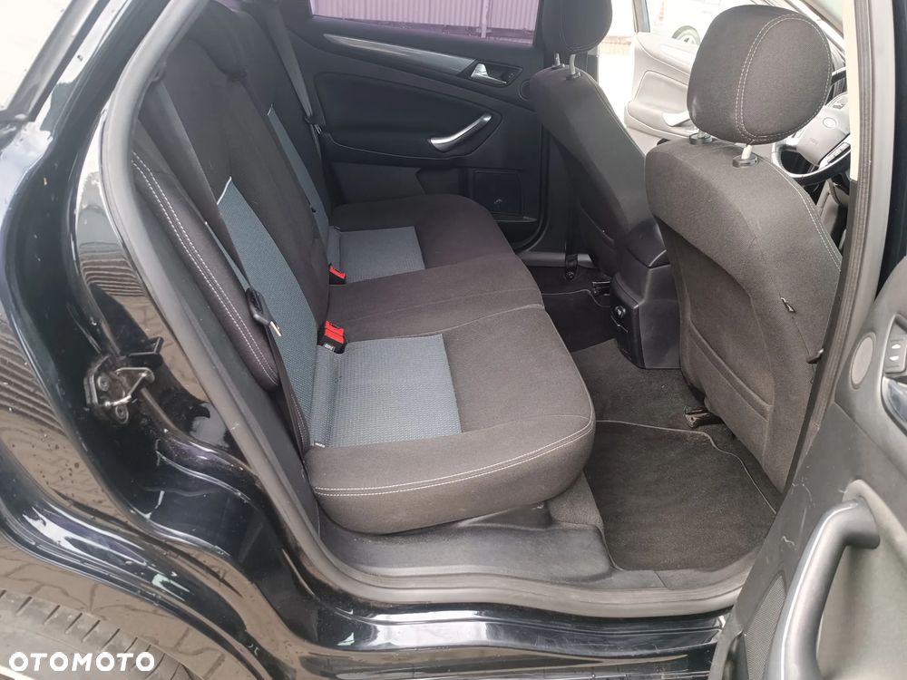 Ford Mondeo 2.0 TDCI Trend - 16