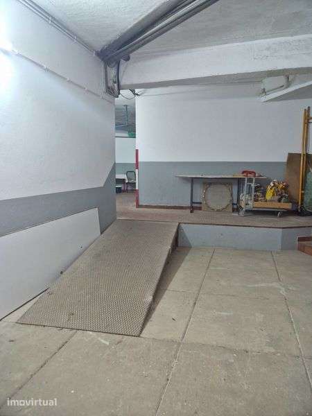 Arrecadação box com prateleiras - Portimão - Praia da Rocha - Grande imagem: 4/11