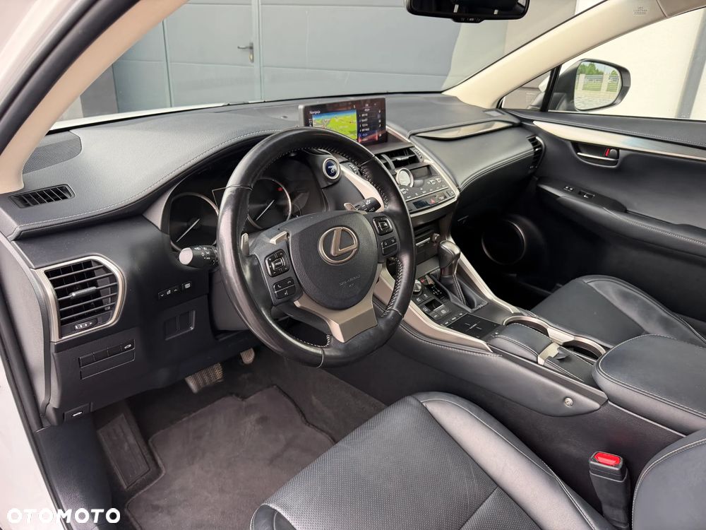 Lexus NX 300h Business Edition AWD - 13