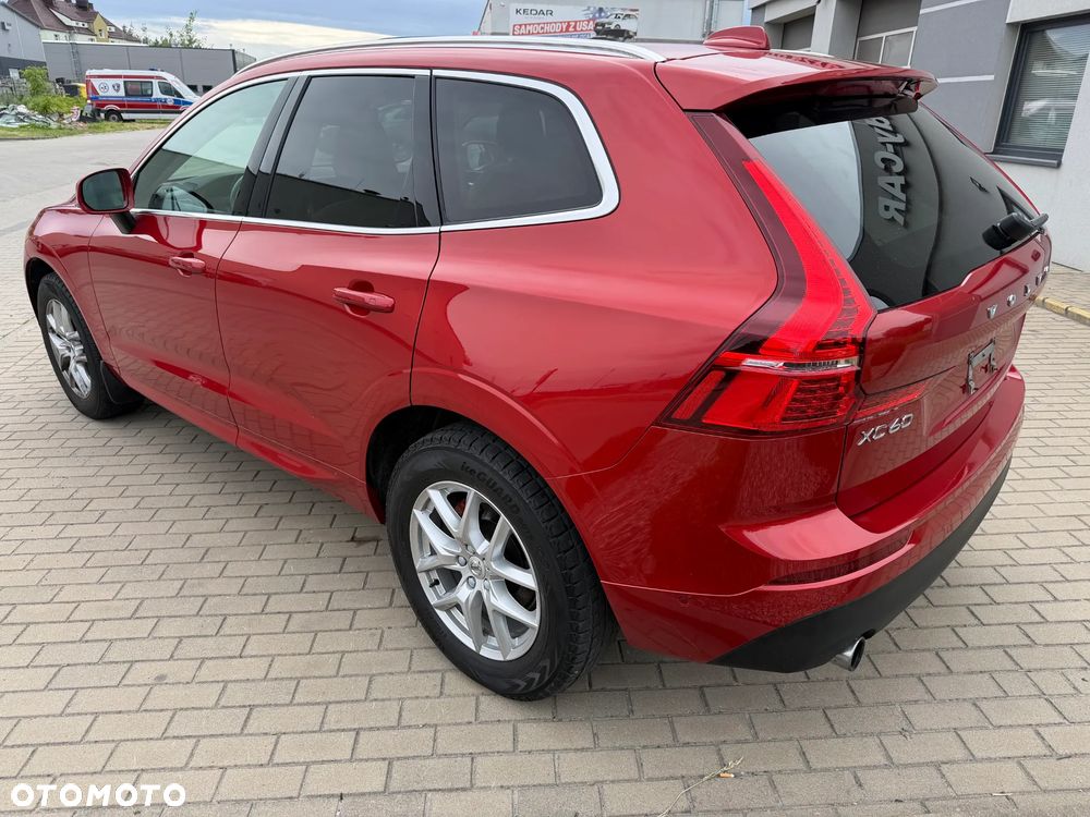 Volvo XC 60 T5 AWD Momentum - 4