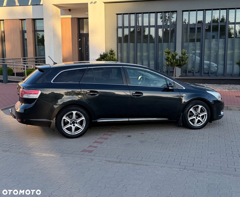 Toyota Avensis 2.2 D-4D Prestige NAVI - 13