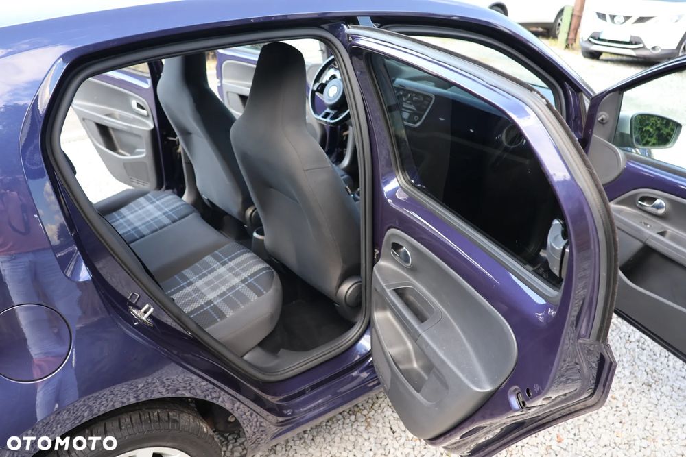 Volkswagen up! 1.0 beats - 12