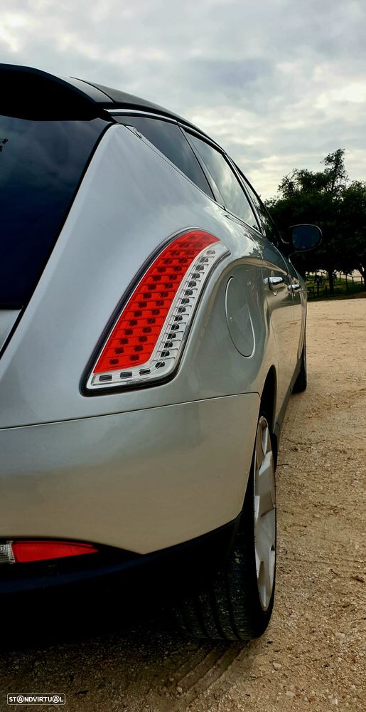 Lancia Delta 1.9 M-Jet TwinTurbo Platinum - 14