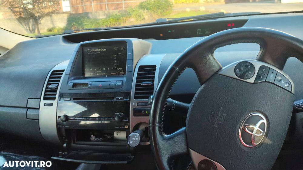 Toyota Prius - 3