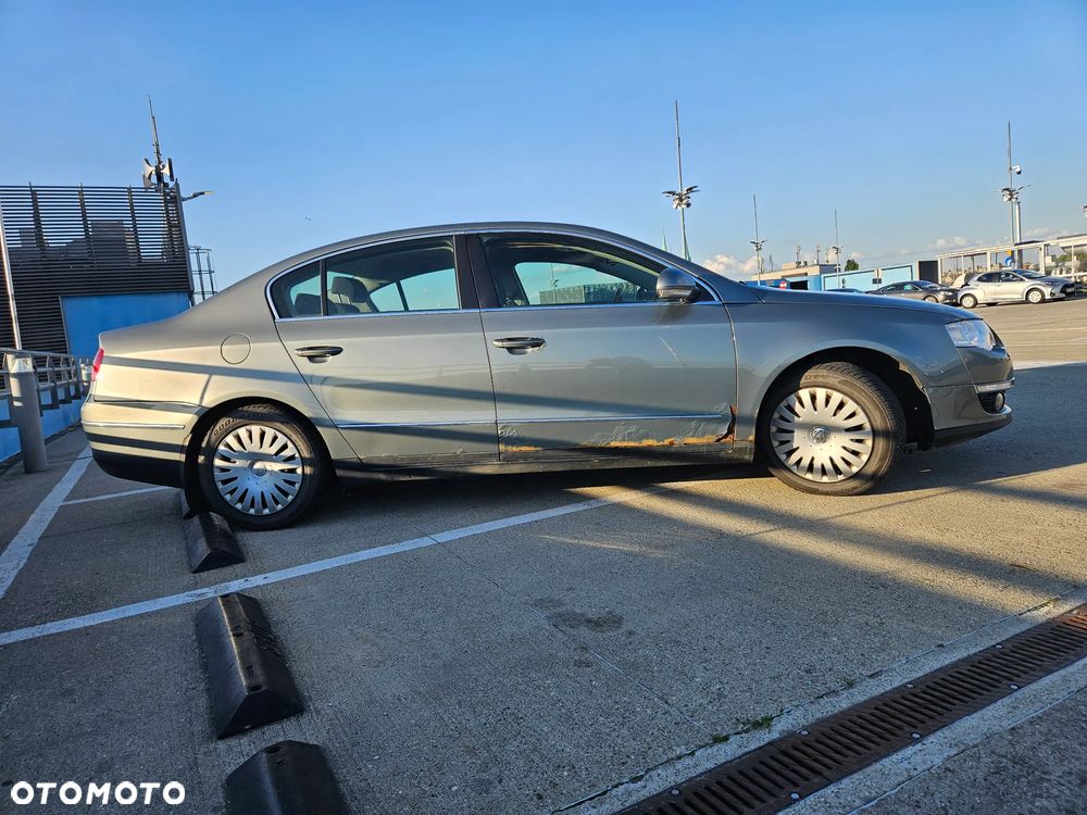 Volkswagen Passat 1.9 TDI Comfortline - 4