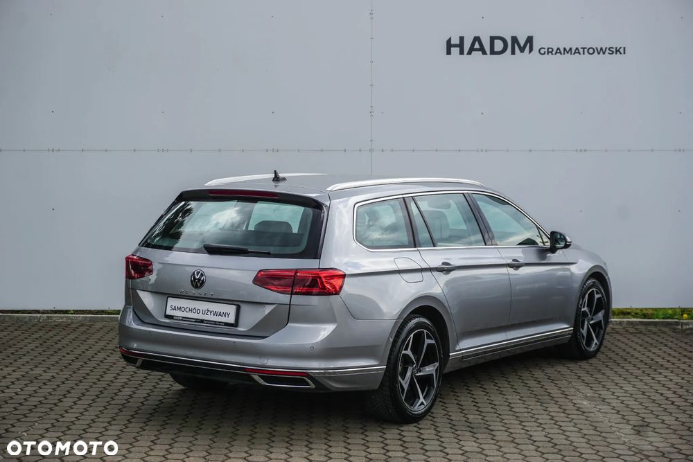Volkswagen Passat 2.0 TDI Elegance DSG - 8