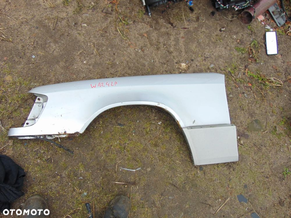 Błotnik Mercedes w124 - 2