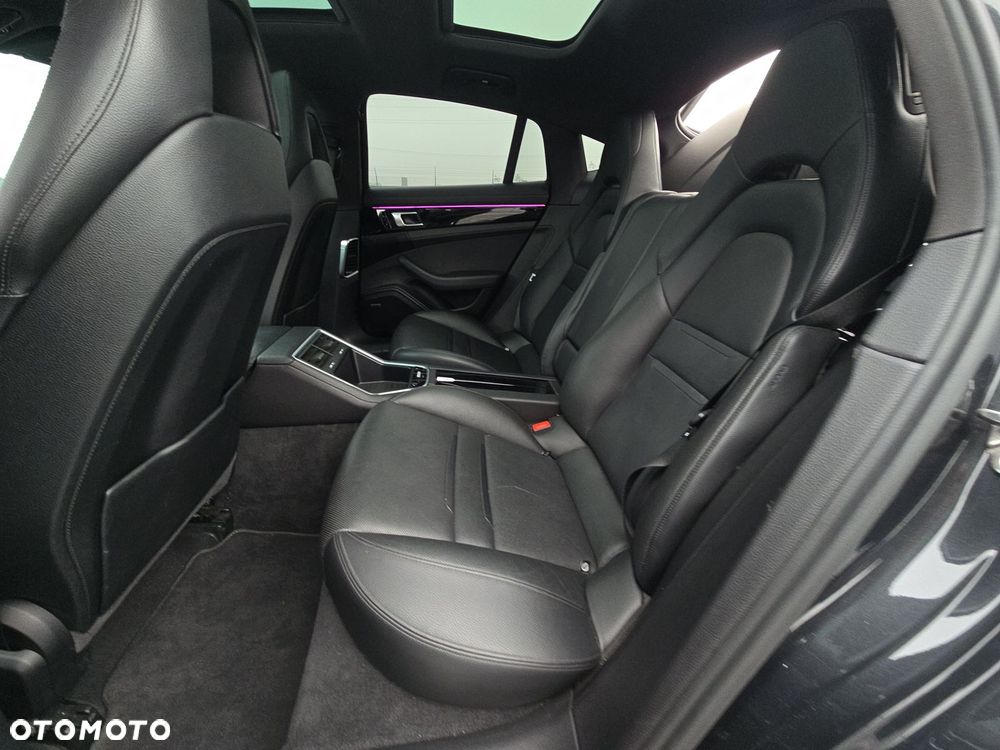 Porsche Panamera PDK - 12