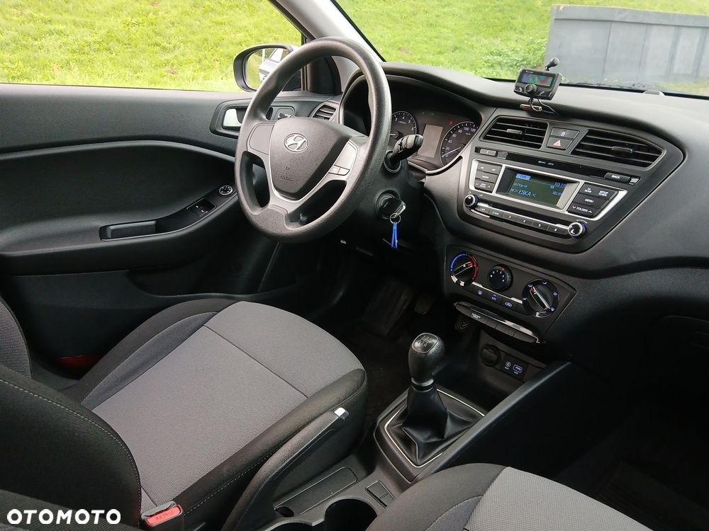 Hyundai i20 1.2 Fresh - 20