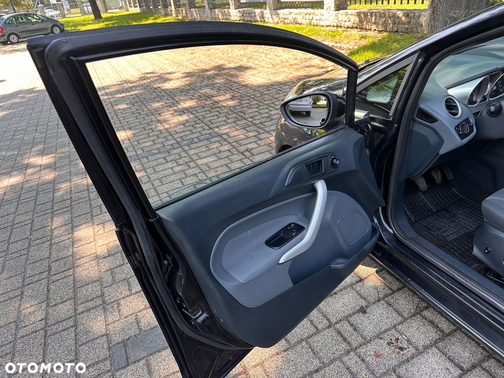 Ford Fiesta 1.25 Celebration - 15