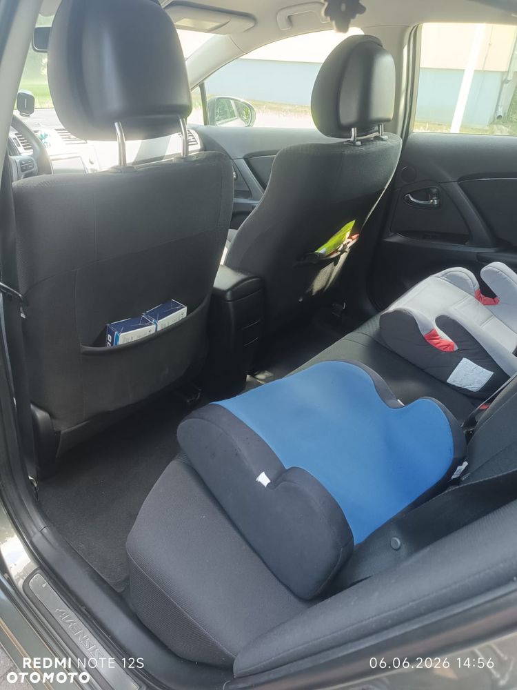 Toyota Avensis 1.8 Sol - 10