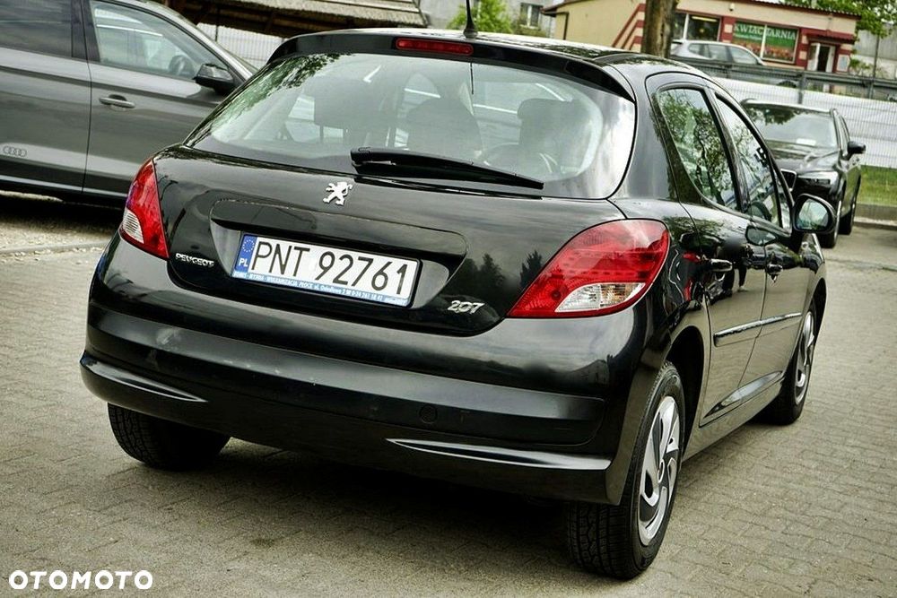 Peugeot 207 - 6