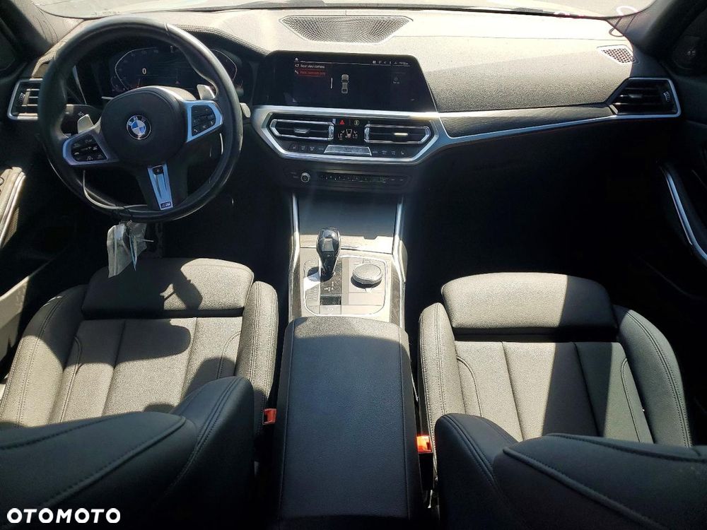 BMW Seria 3 330i M Sport - 8