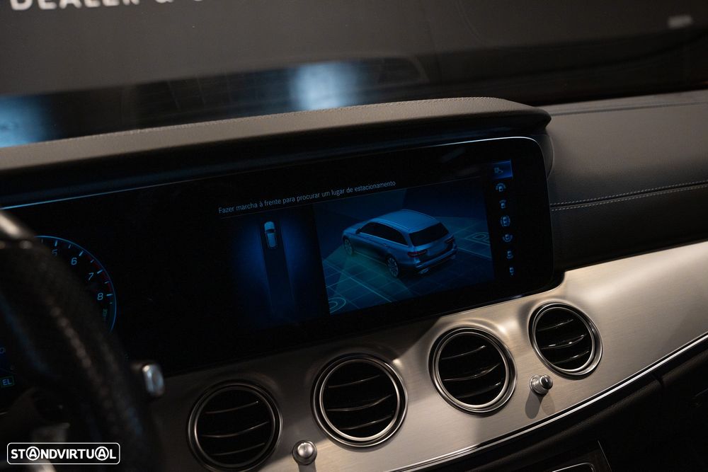 Mercedes-Benz E 300 e AMG Line - 25