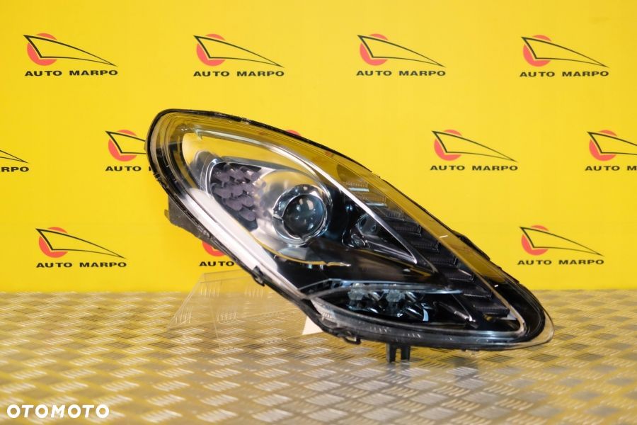 ASTON MARTIN ONE-77 REFLEKTOR LAMPA XENON LED EU - 3