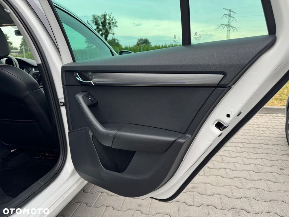 Skoda Octavia 1.5 TSI G-TEC DSG Style - 18