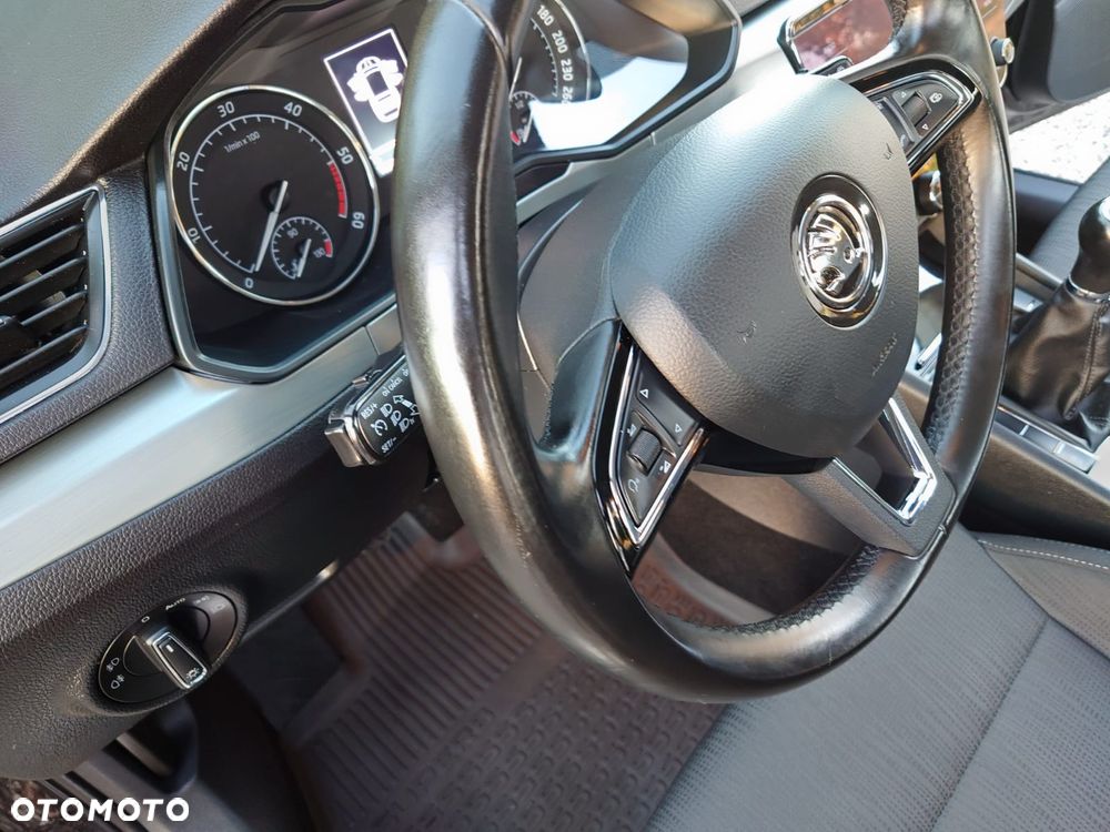 Skoda Superb 2.0 TDI Ambition - 11