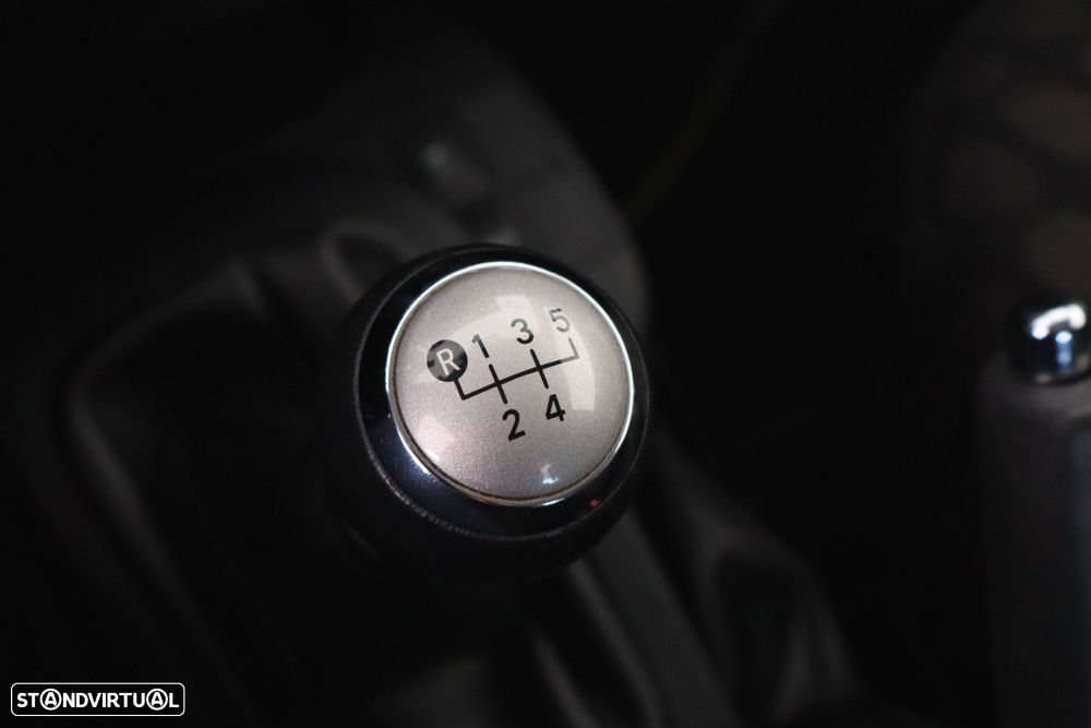 Toyota iQ 1.0 VVT-i Essential - 22