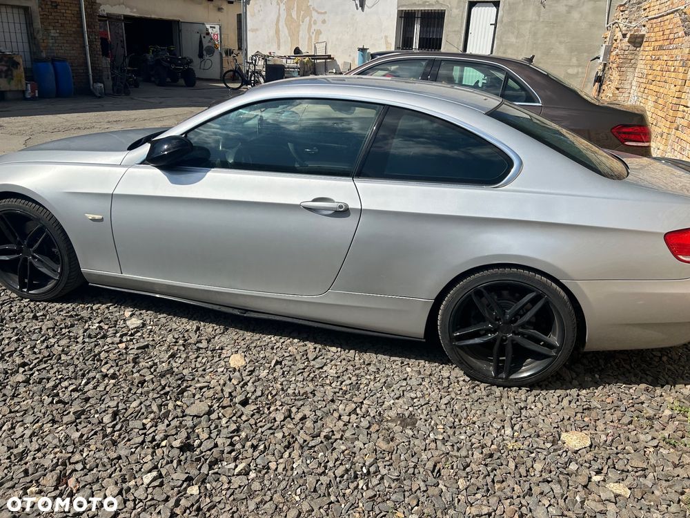 BMW Seria 3 325i - 3