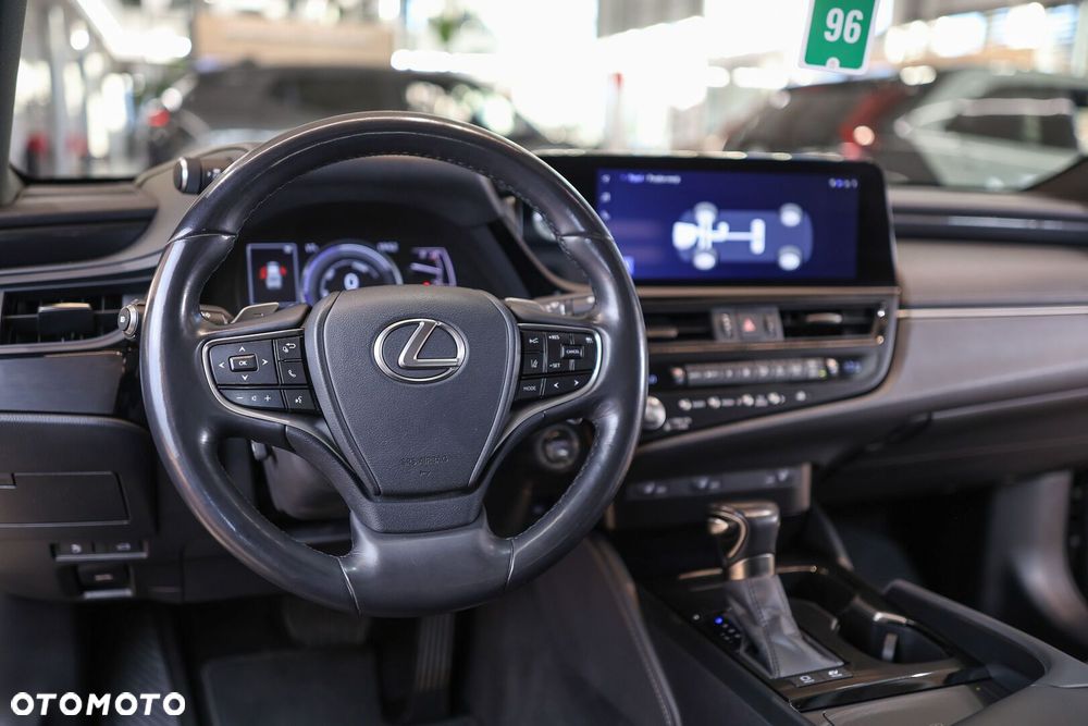 Lexus ES 300h Business Edition - 24