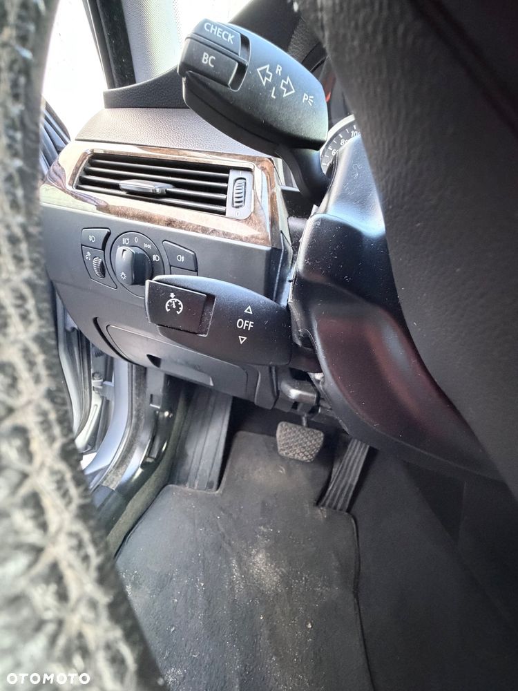 BMW Seria 5 523i - 15