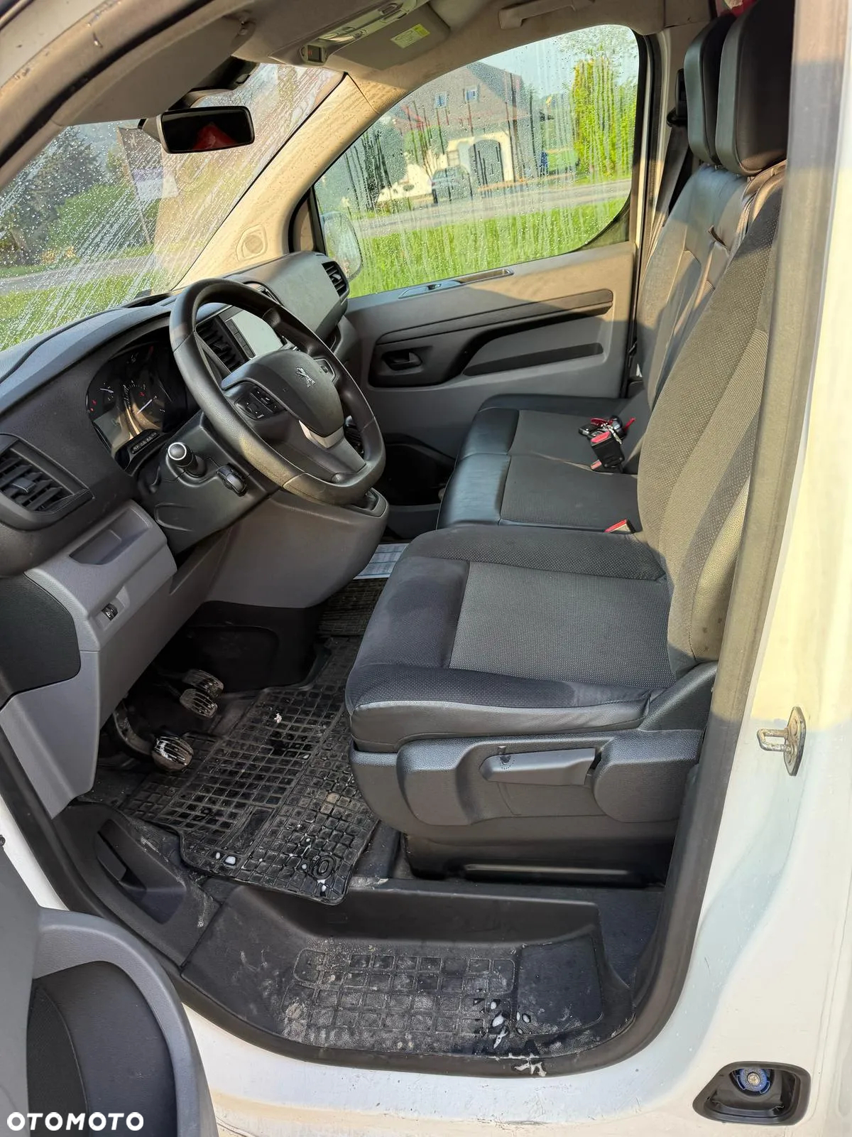 Peugeot EXPERT TRAVELLER - 8